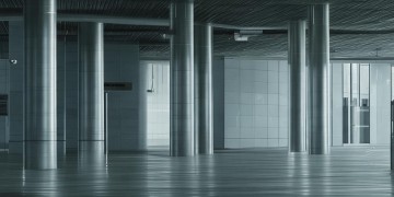 汽车物业费应计入什么科目？